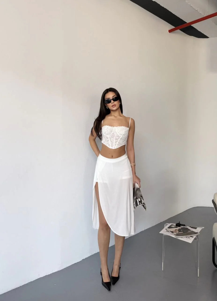 Çepli Şortlu Yırtmaçlı Etek - Beyaz