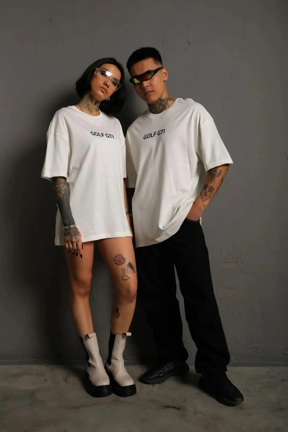 Erkek Oversize Baskılı Tişört – Golf GTI Retro Araba Desenli, Ön & Arka Dijital Baskı, Sokak Modası Stil - Beyaz