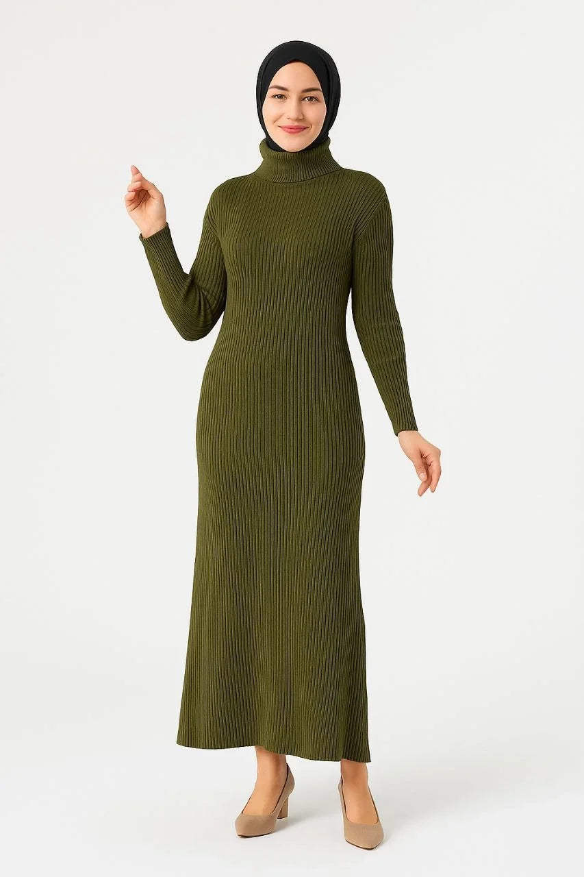 Kadın Tesettür Triko Elbise – Boğazlı Uzun Fitilli Dokuma, Esnek Tam Kalıp, 130 cm Midi Boy, Bahar & Kış Şık Rahat Stil - Haki